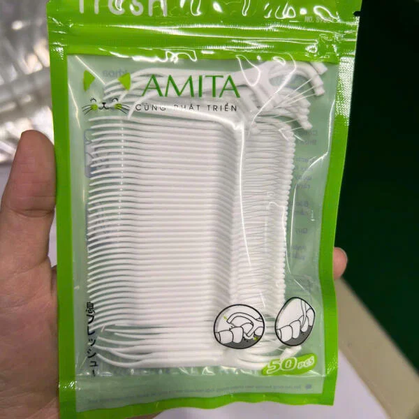 Vì sao nên dùng tăm chỉ nha khoa thay cho tăm tre truyền thống?